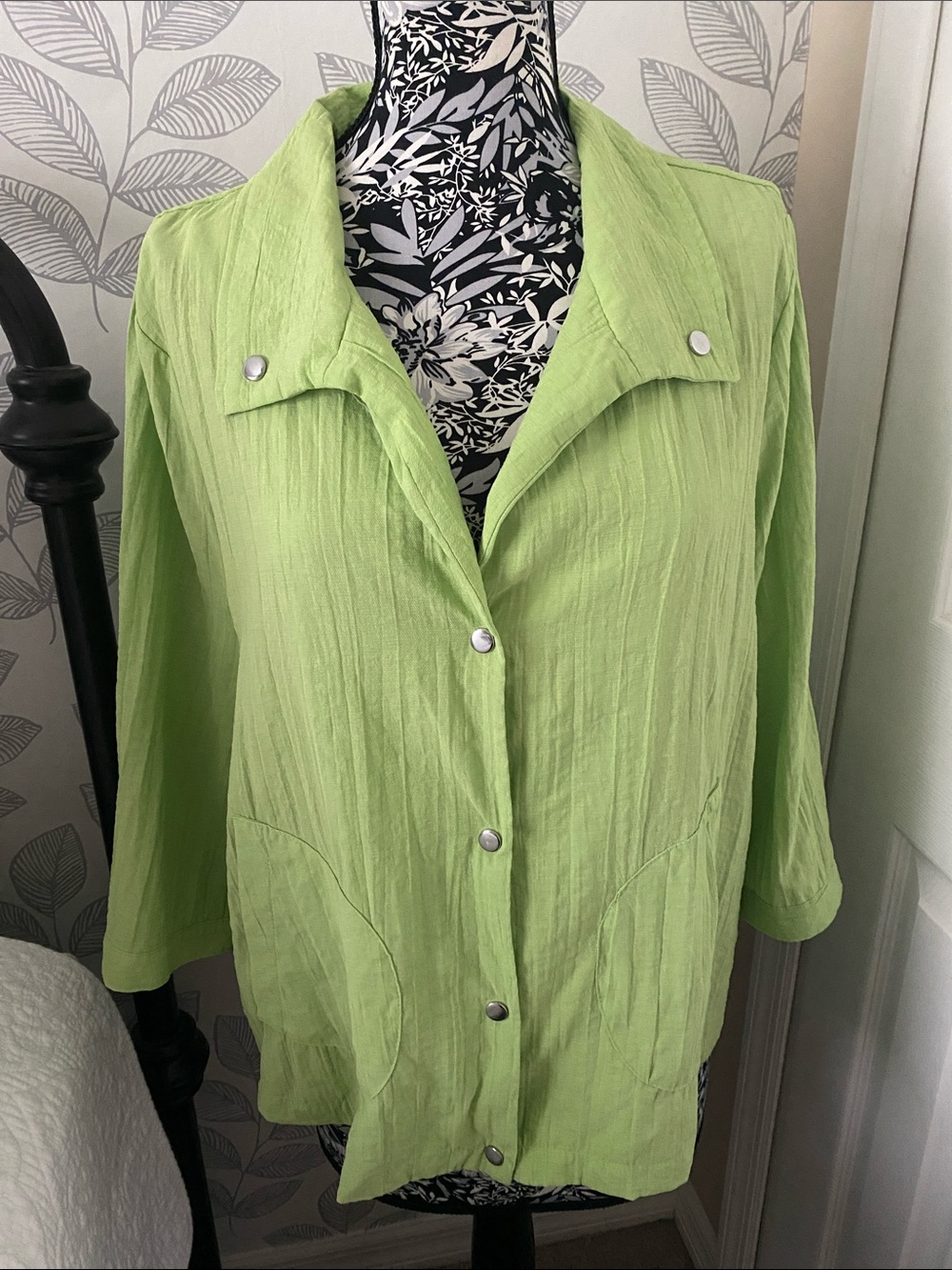 Chico's Bright Lime Green Women's snap front 3/4 sleeve lightweight jacket